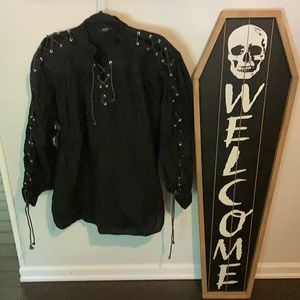 Men’s Large, Black Cotton Lace Up Shirt